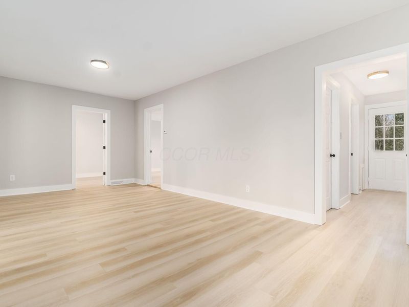 932 Montgomery Road NE, Newark, OH 43055 Photo 12