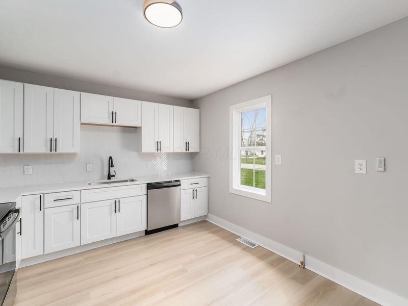 932 Montgomery Road NE, Newark, OH 43055 Photo 15