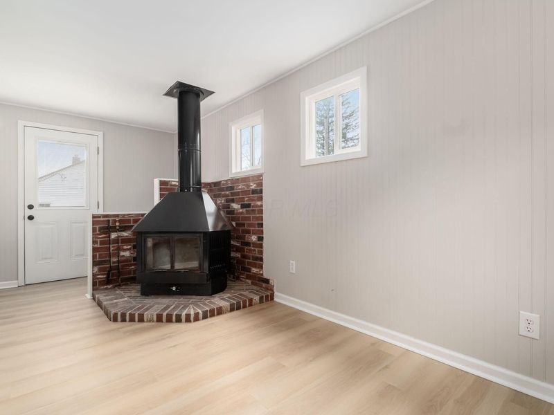 932 Montgomery Road NE, Newark, OH 43055 Photo 7