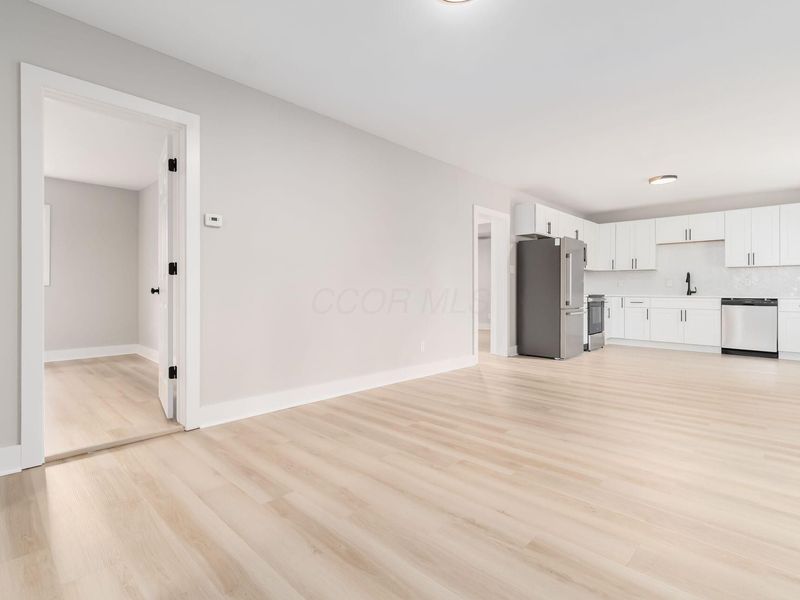 932 Montgomery Road NE, Newark, OH 43055 Photo 9