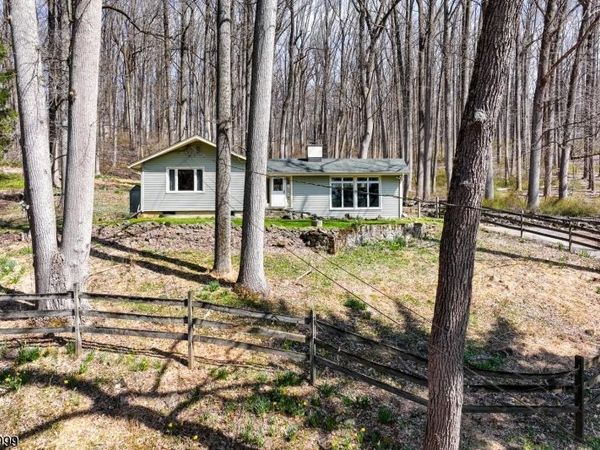 95 Dreahook Rd, Readington, NJ 08833