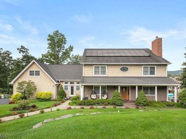 27 Ringwood Ln, West Milford, NJ 07421