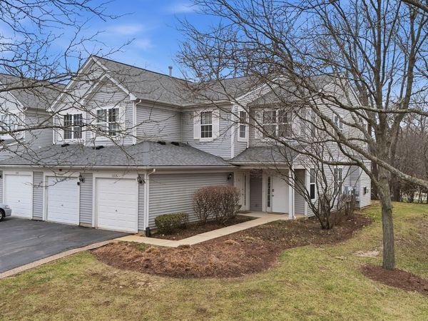 1313 Brookdale Drive, Carpentersville, IL 60110