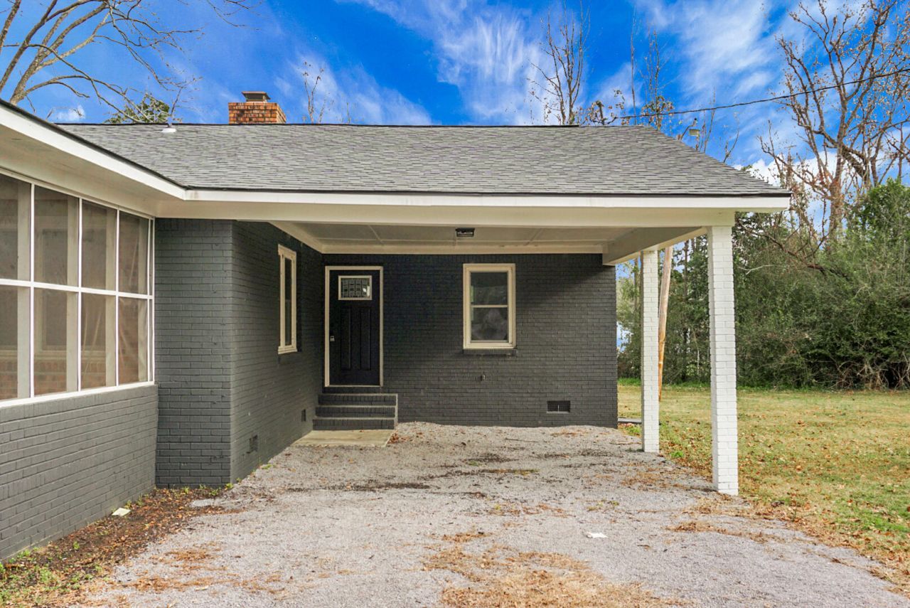 200 Roosevelt Drive Photo 10