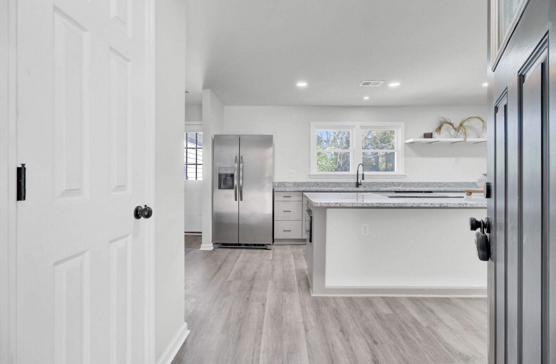 200 Roosevelt Drive Photo 12