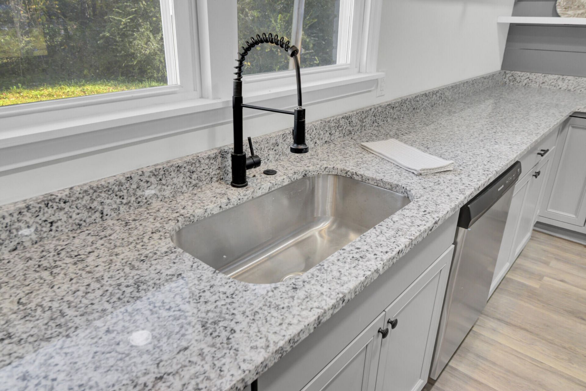 200 Roosevelt Drive Photo 17