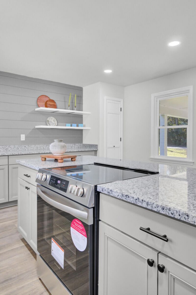 200 Roosevelt Drive Photo 18