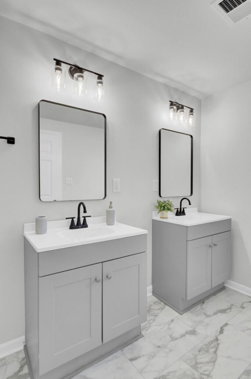 200 Roosevelt Drive Photo 23