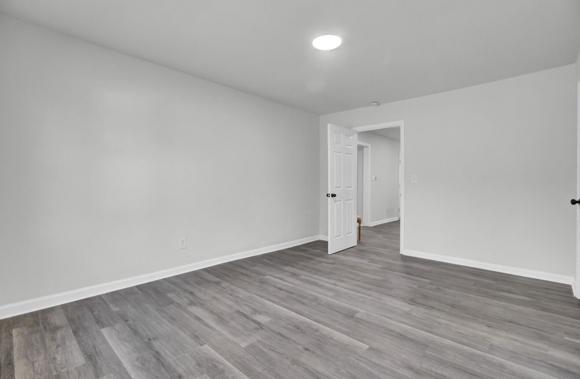 200 Roosevelt Drive Photo 29