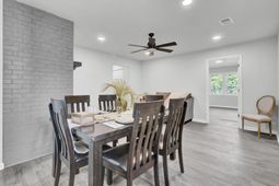 200 Roosevelt Drive photo 4