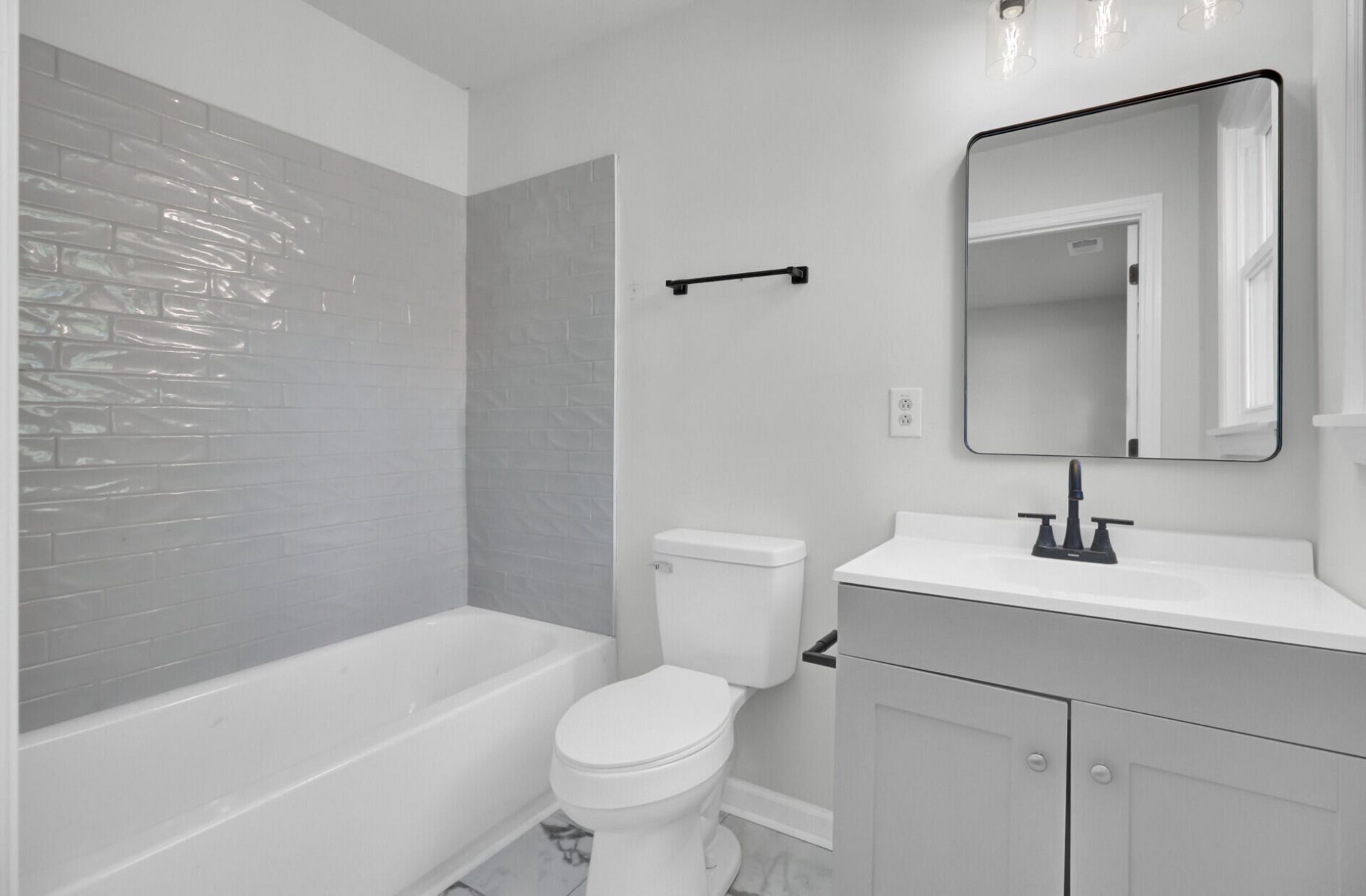 200 Roosevelt Drive Photo 31