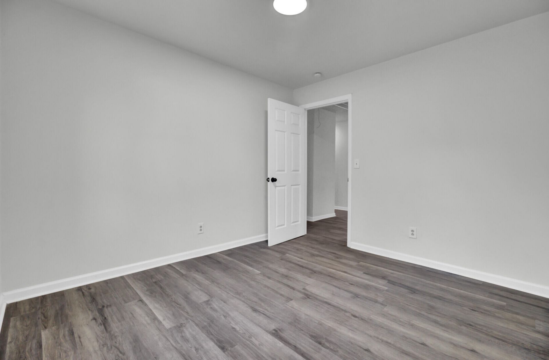 200 Roosevelt Drive Photo 39