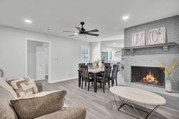 200 Roosevelt Drive photo 4