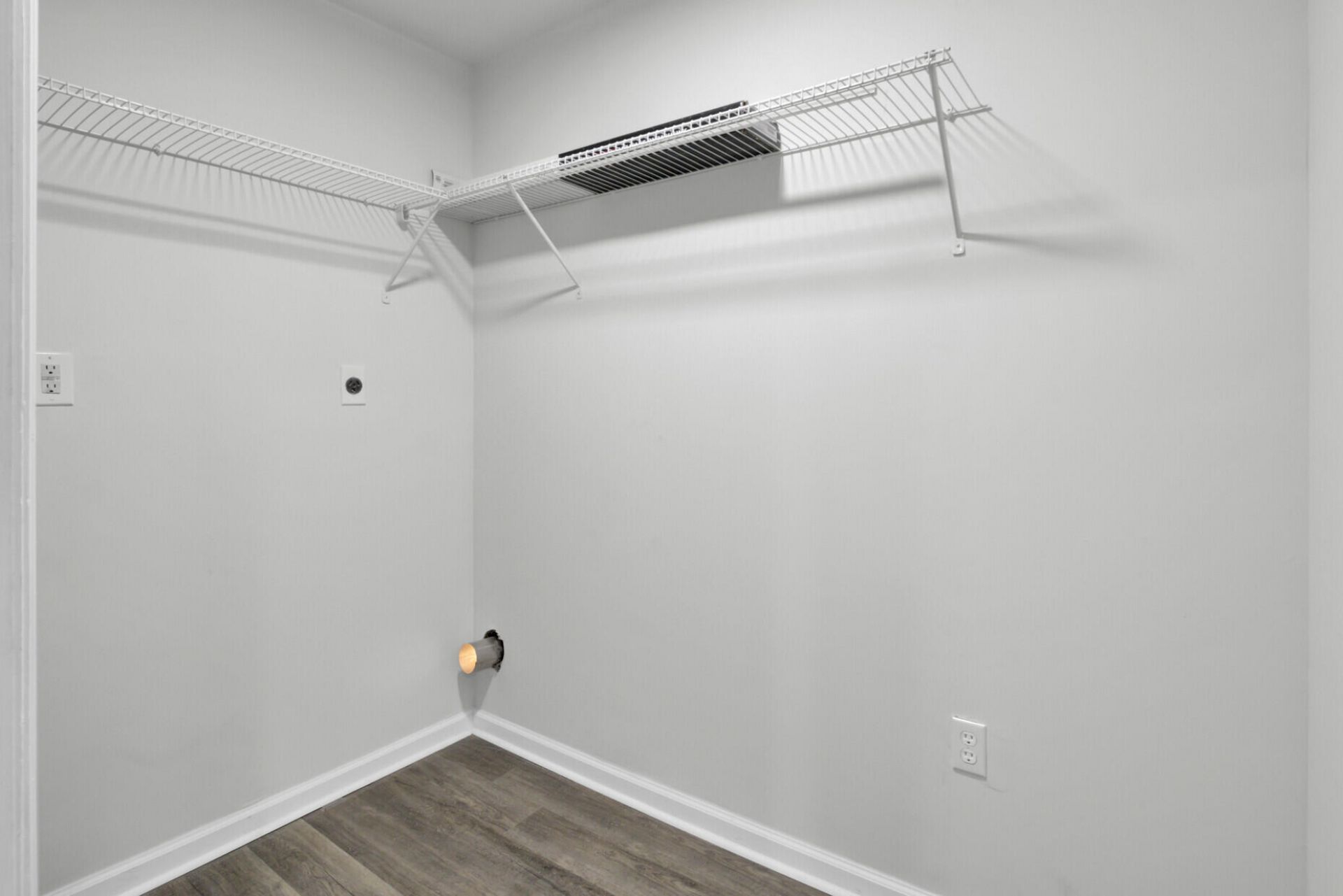 200 Roosevelt Drive Photo 44