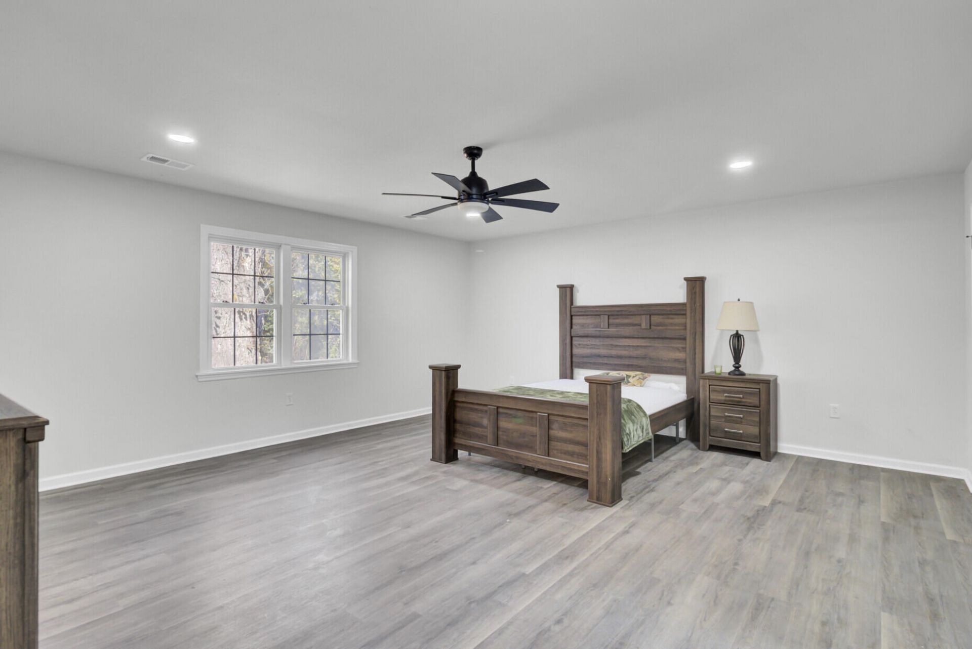 200 Roosevelt Drive Photo 5