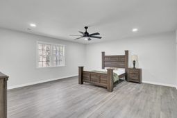 200 Roosevelt Drive photo 4