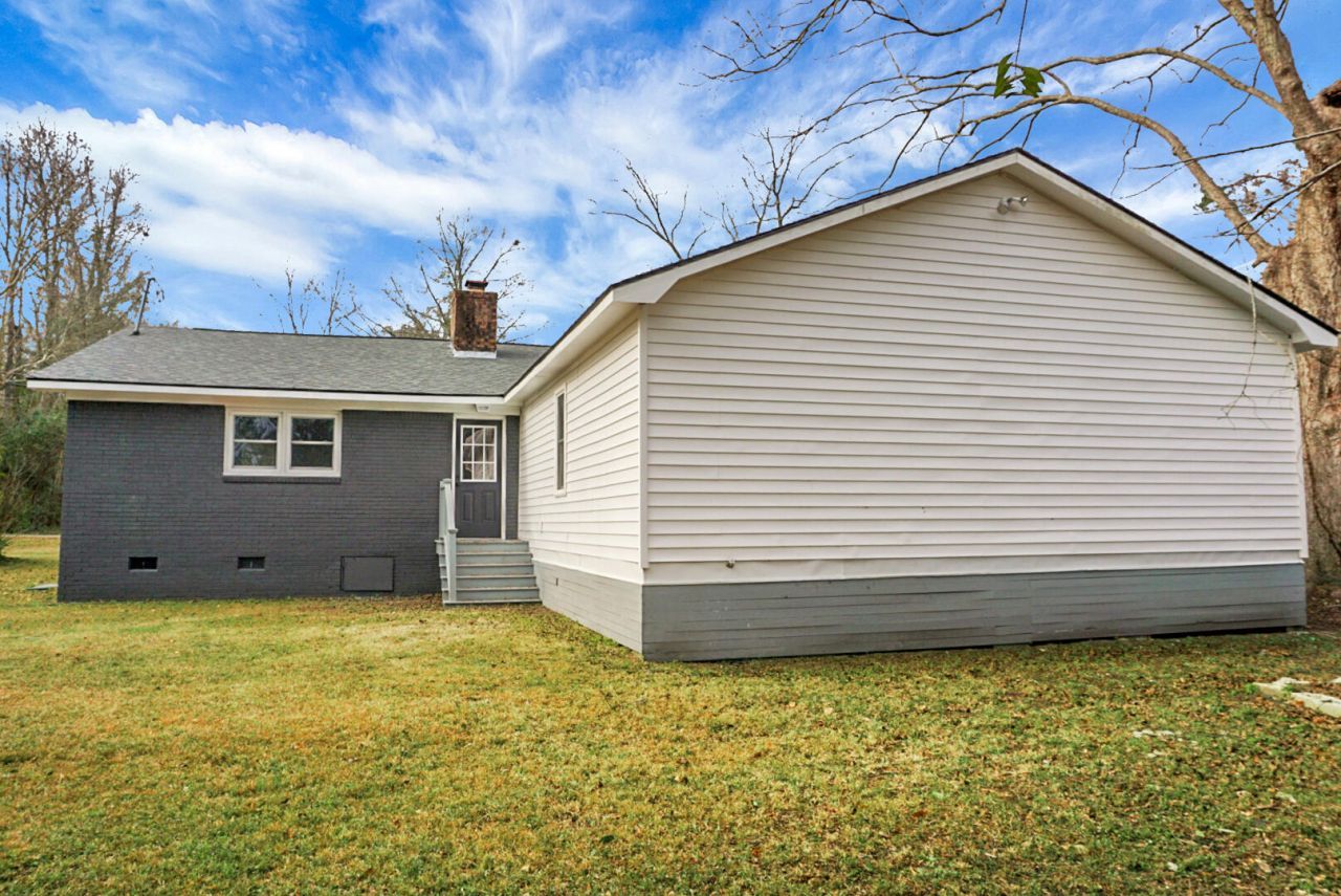 200 Roosevelt Drive Photo 52