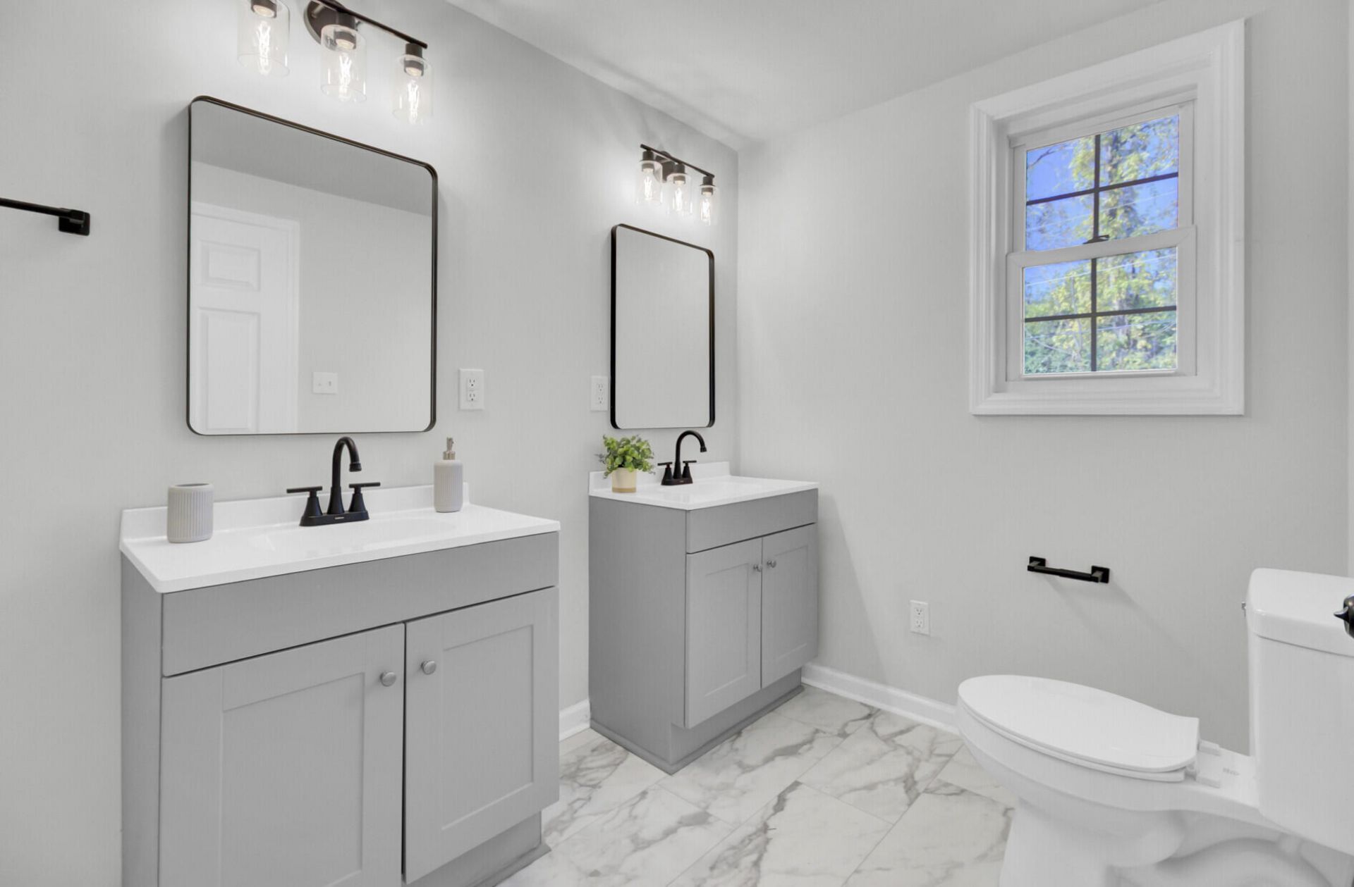 200 Roosevelt Drive Photo 6