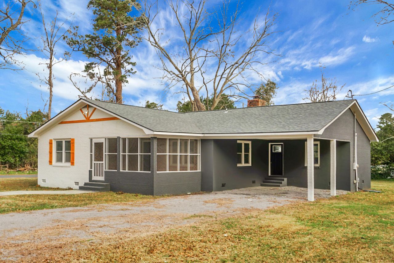 200 Roosevelt Drive Photo 9