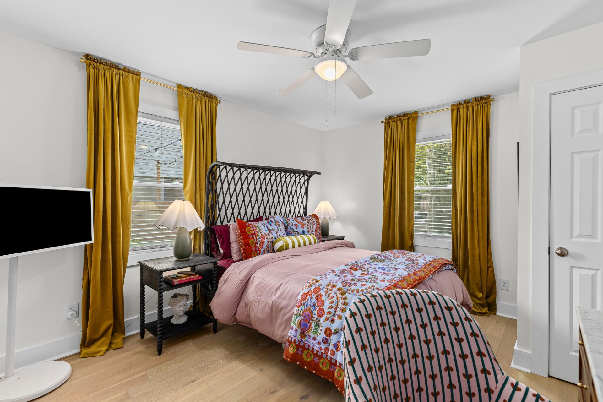 1461 Downing Street Photo 17