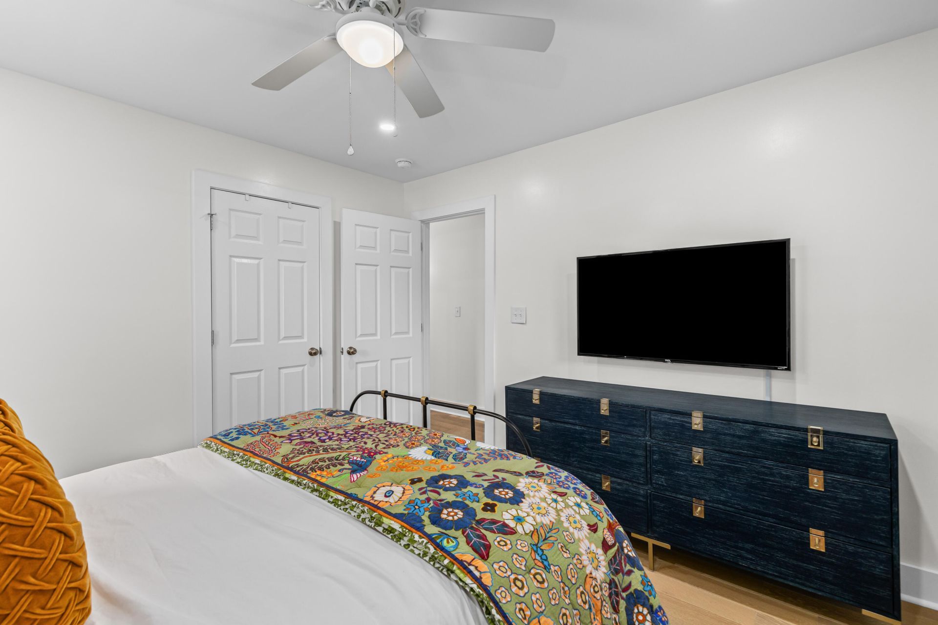 1461 Downing Street Photo 22