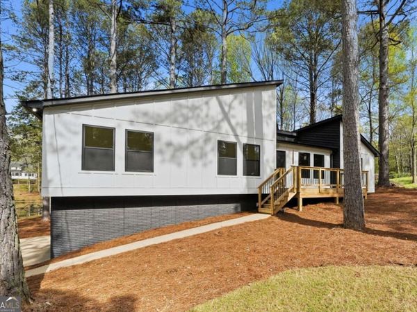 324 Hill Crest Circle, Woodstock, GA 30188