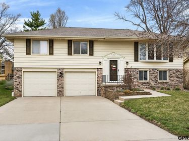 11748 Meredith Avenue, Omaha, NE 68164