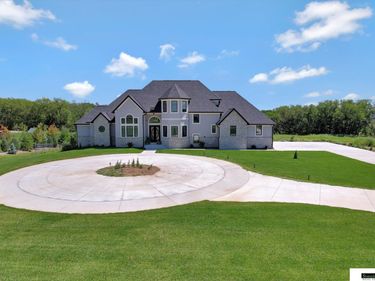 17380 S 77 Point , Hickman, NE 68372