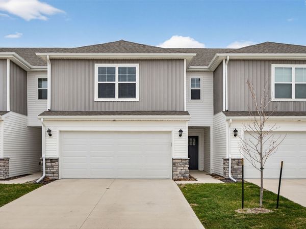 2569 SE Hawkins Avenue, West Des Moines, IA 50061