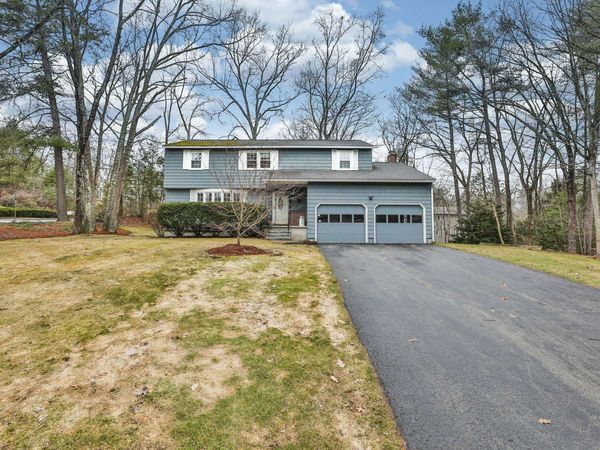 77 Dunbarton Drive, Nashua, NH 03063