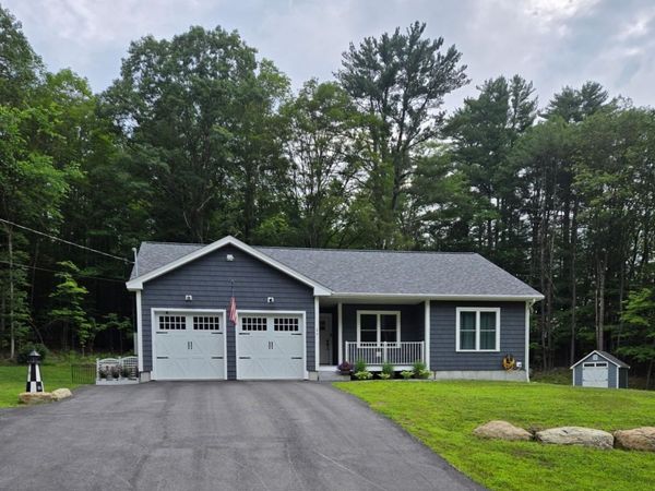 17 Fairgrounds Road, Bradford, NH 03221