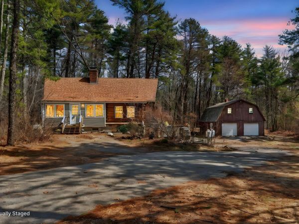 21 Langs Lane, Newmarket, NH 03857