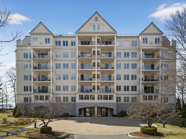 12 Mountain Laurels Drive, Unit 204, Nashua, NH 03062