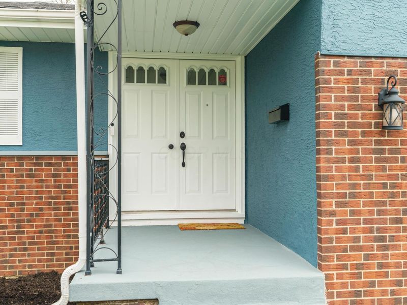 5092 Riverbirch Drive N, Columbus, OH 43229 Photo 2