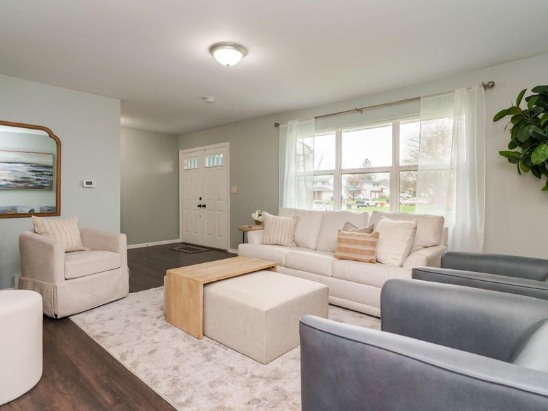 5092 Riverbirch Drive N, Columbus, OH 43229 Photo 3