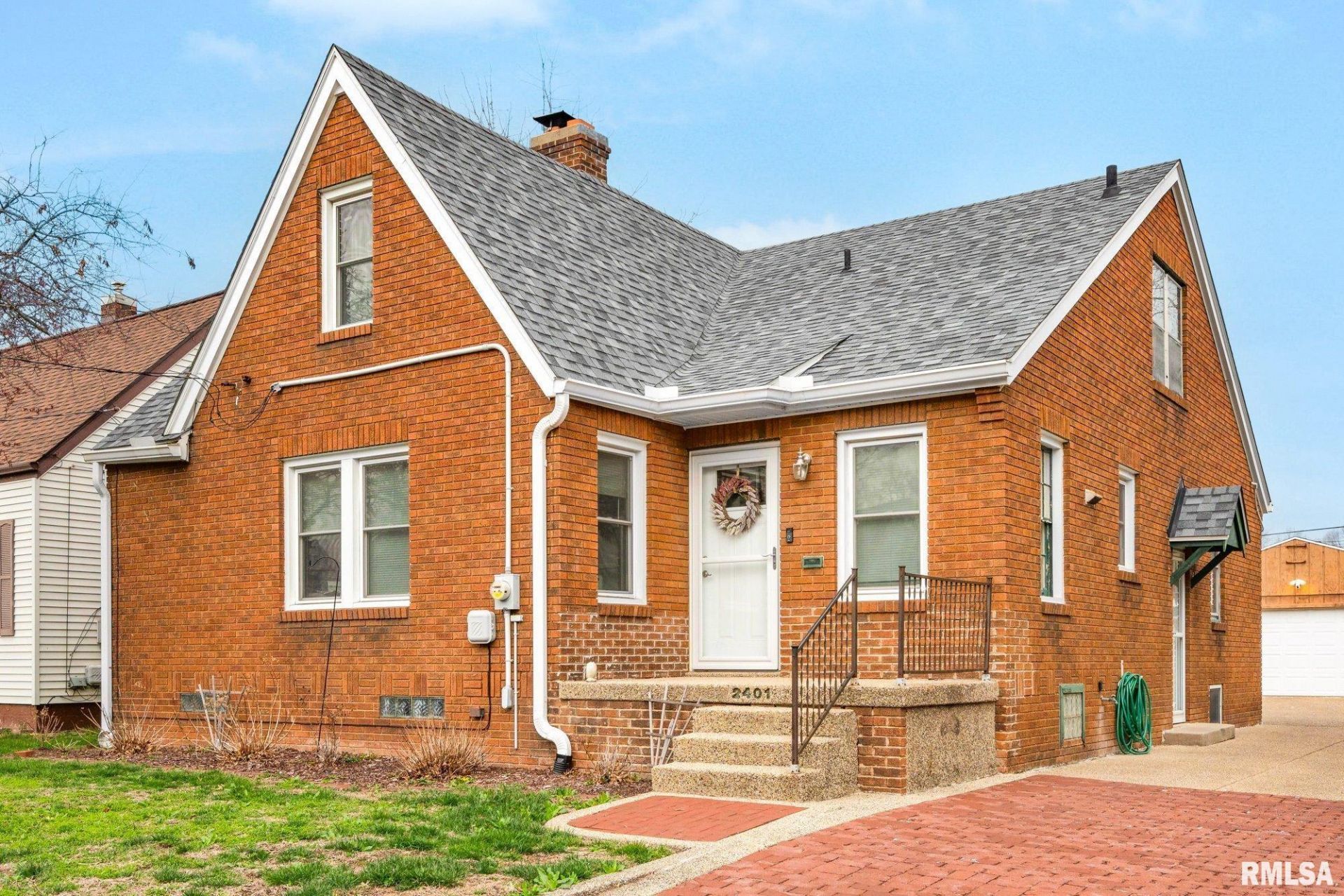 2401 W Sherman Avenue, West Peoria, IL 61604 Main Photo