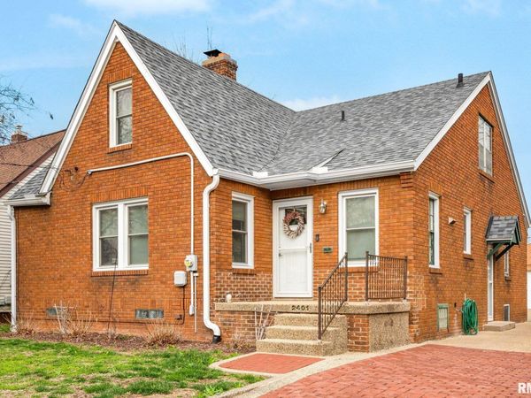 2401 W SHERMAN Avenue, West Peoria, IL 61604