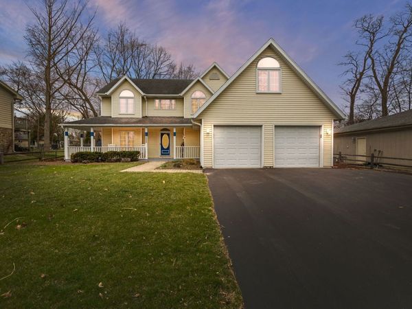 520 Birchwood Road, Frankfort, IL 60423