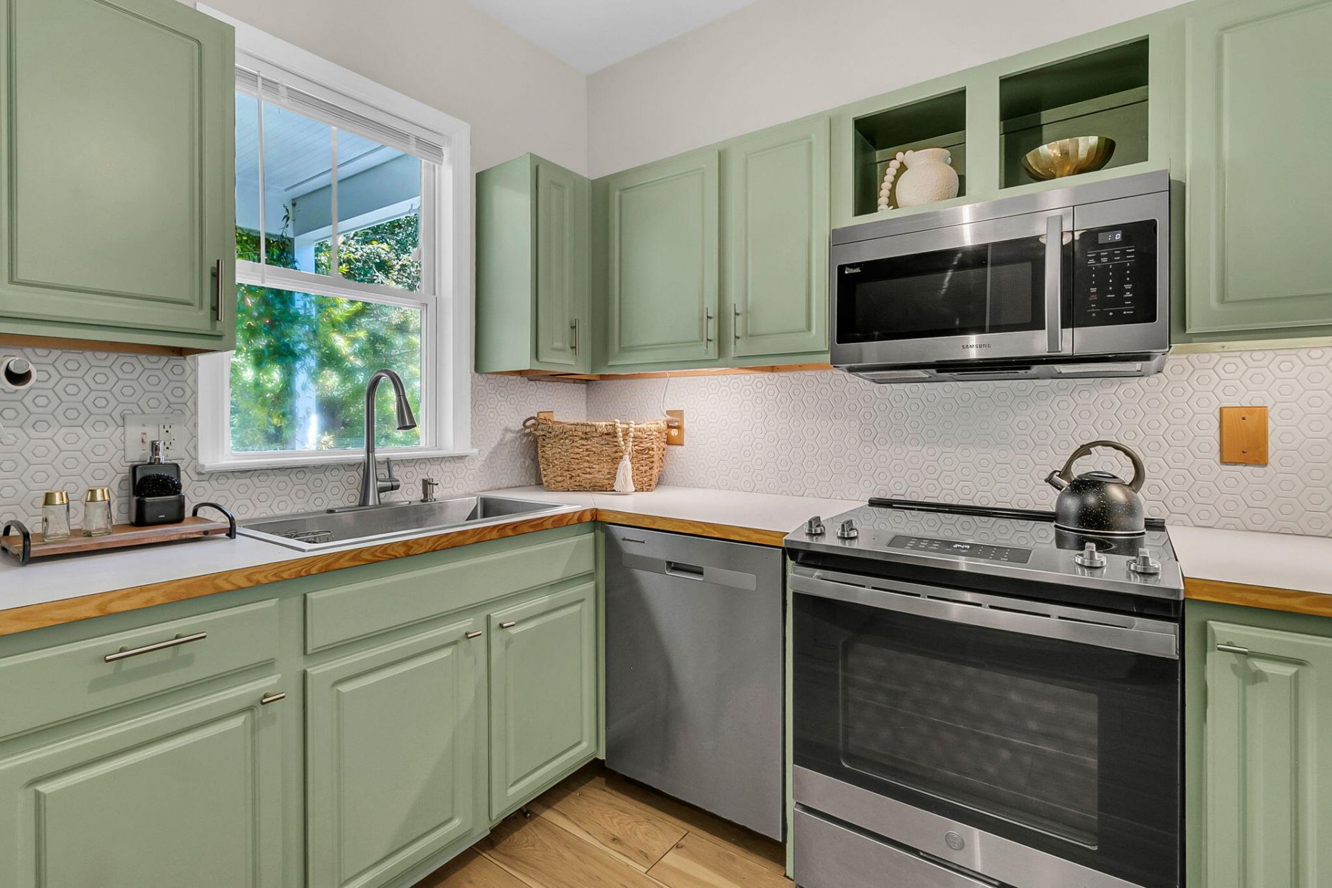 1493 Little Rock Boulevard Photo 20