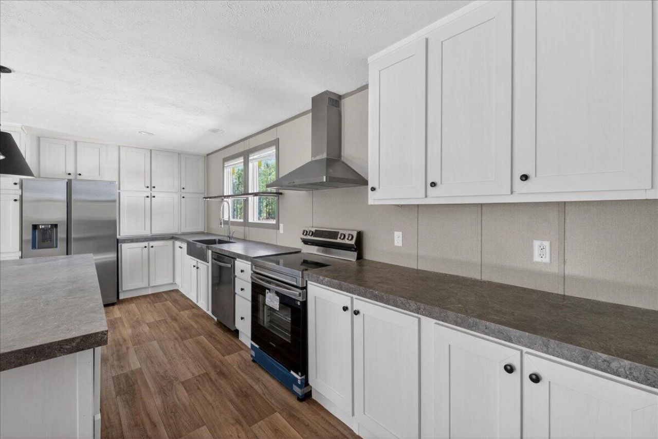 2652 Burlington Road Photo 10