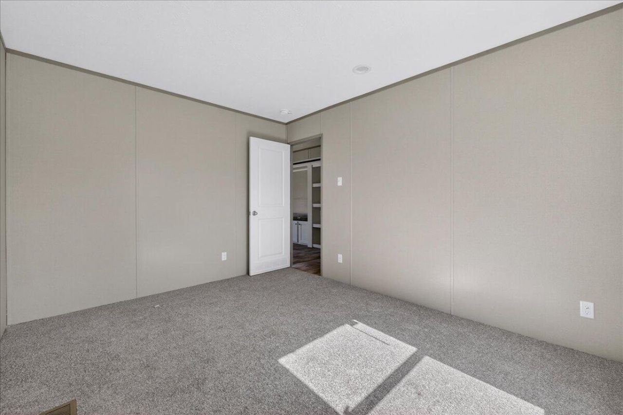 2652 Burlington Road Photo 20