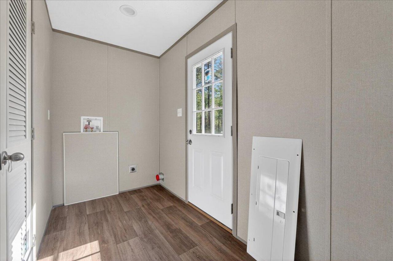 2652 Burlington Road Photo 22