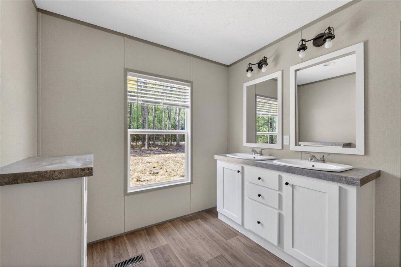 2652 Burlington Road Photo 29