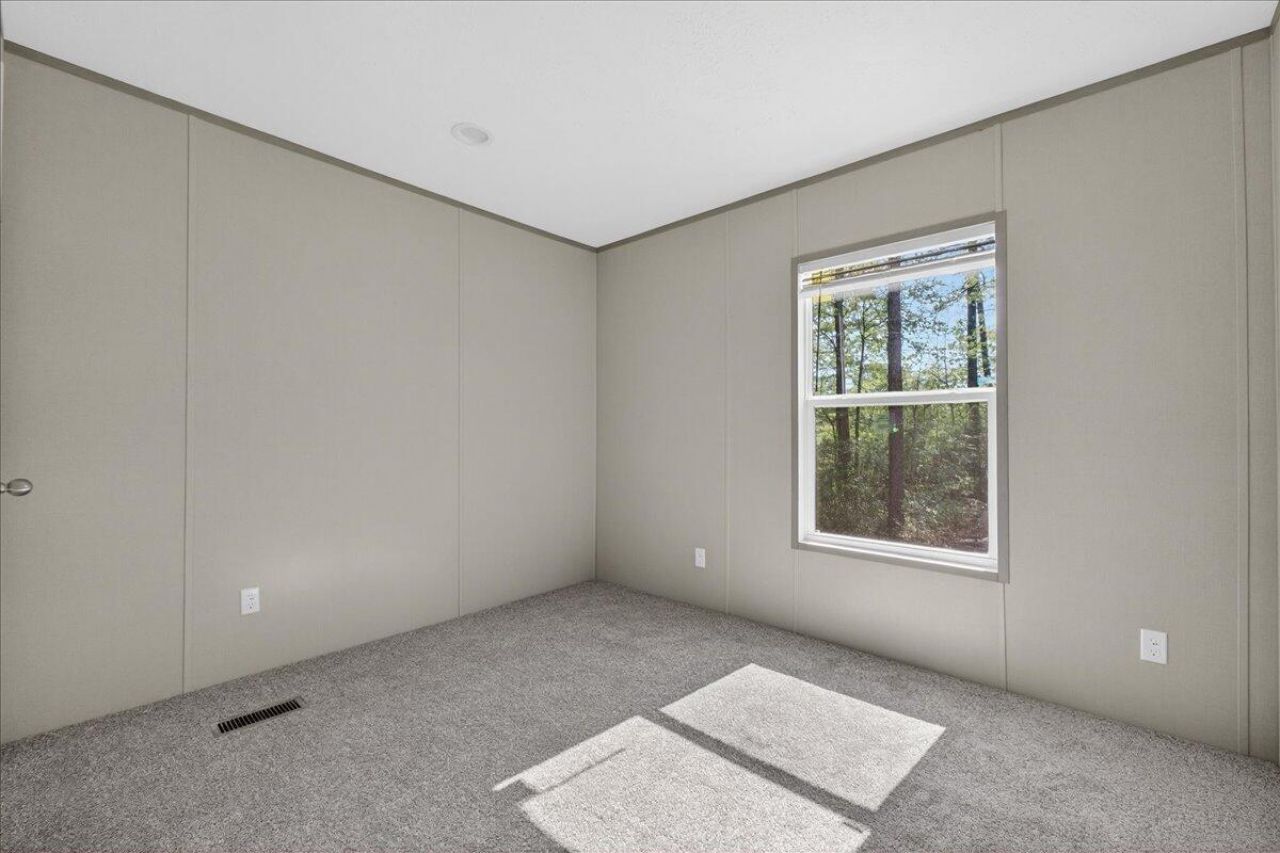 2652 Burlington Road Photo 35