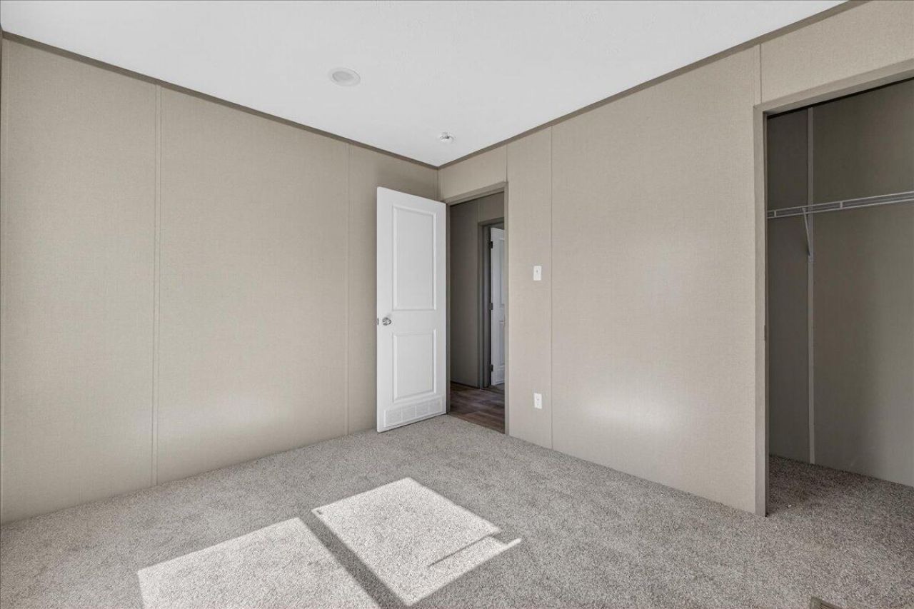 2652 Burlington Road Photo 36