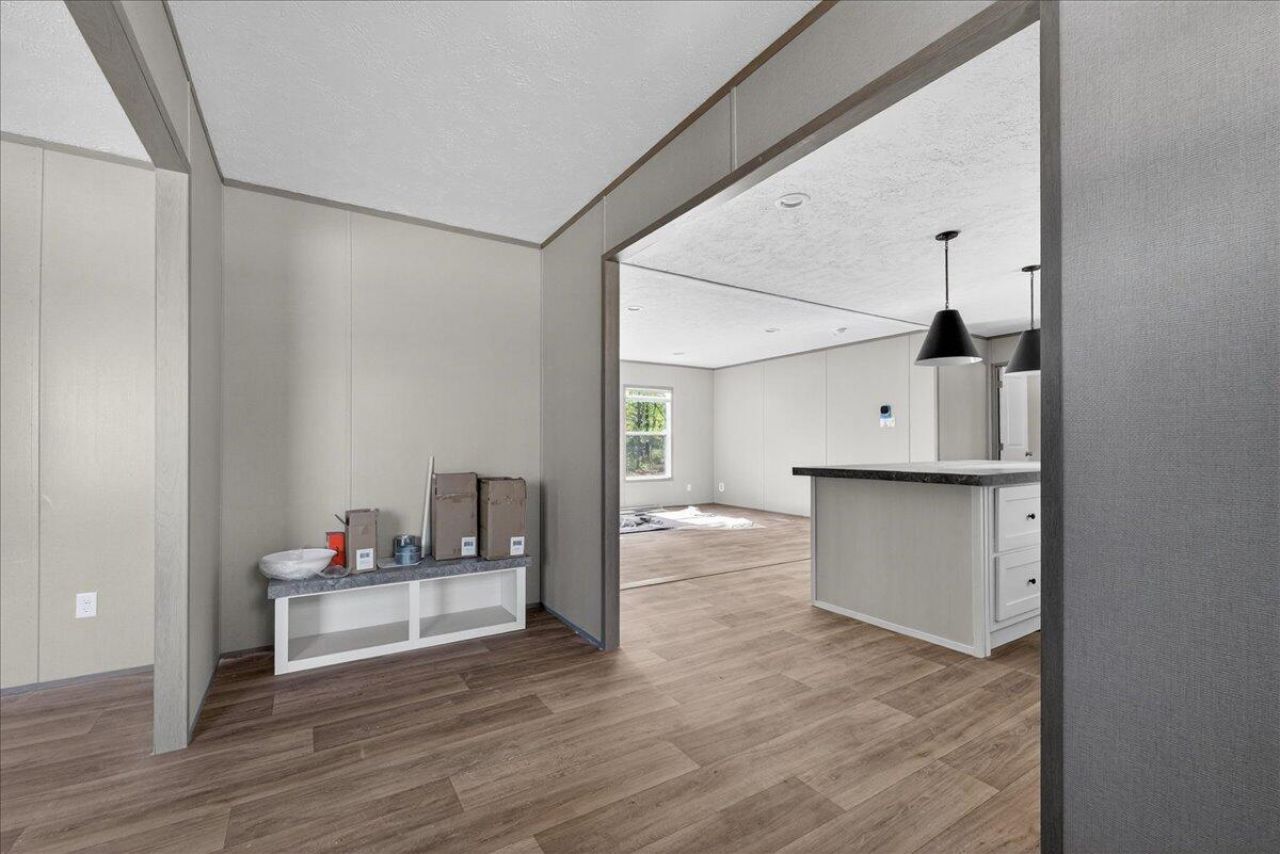 2652 Burlington Road Photo 8