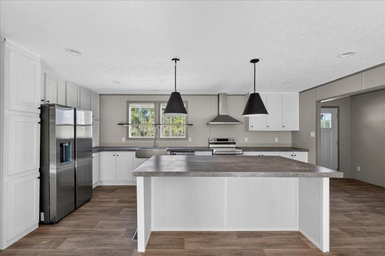 2652 Burlington Road Photo 9