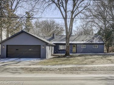 4896 Chicago Road, Warren, MI 48092