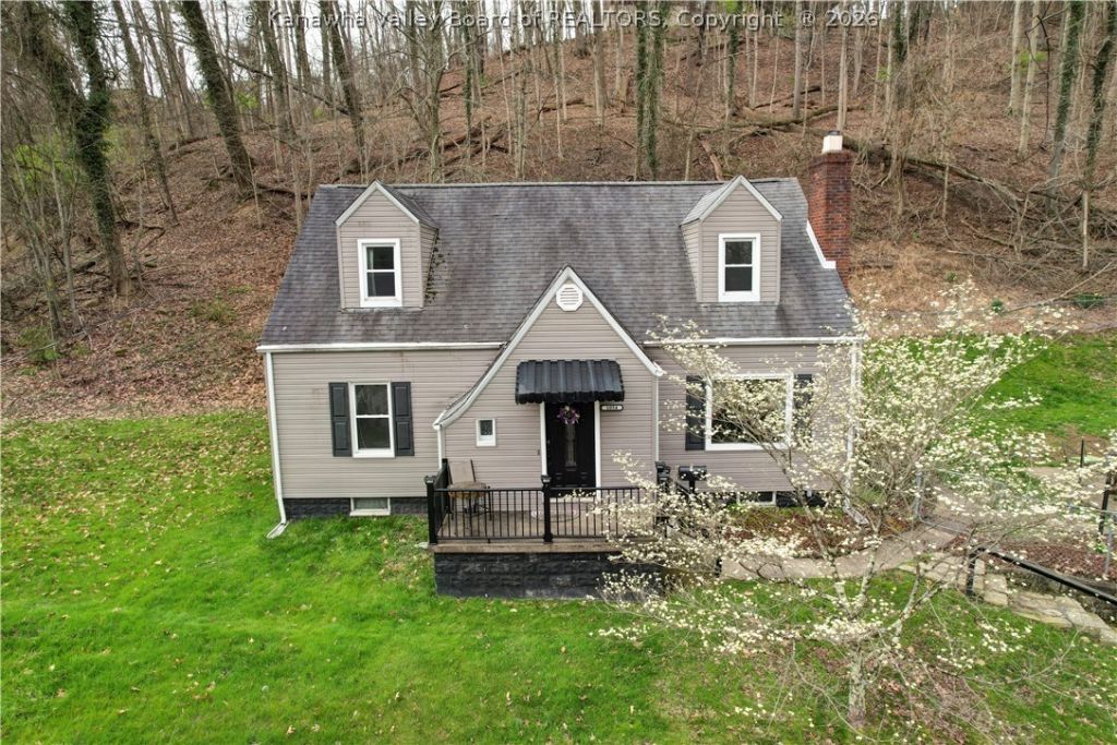 1054 Montrose Drive, South Charleston, WV 25303 Main Photo