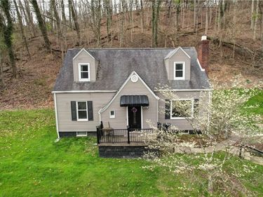 1054 Montrose Drive, South Charleston, WV 25303